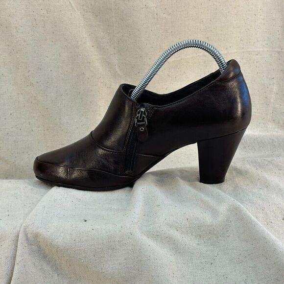 Clarks Women's 9 Vermont Terrace Brown Heels Bootie Shoe Brown Buttons Leather - Picture 5 of 10